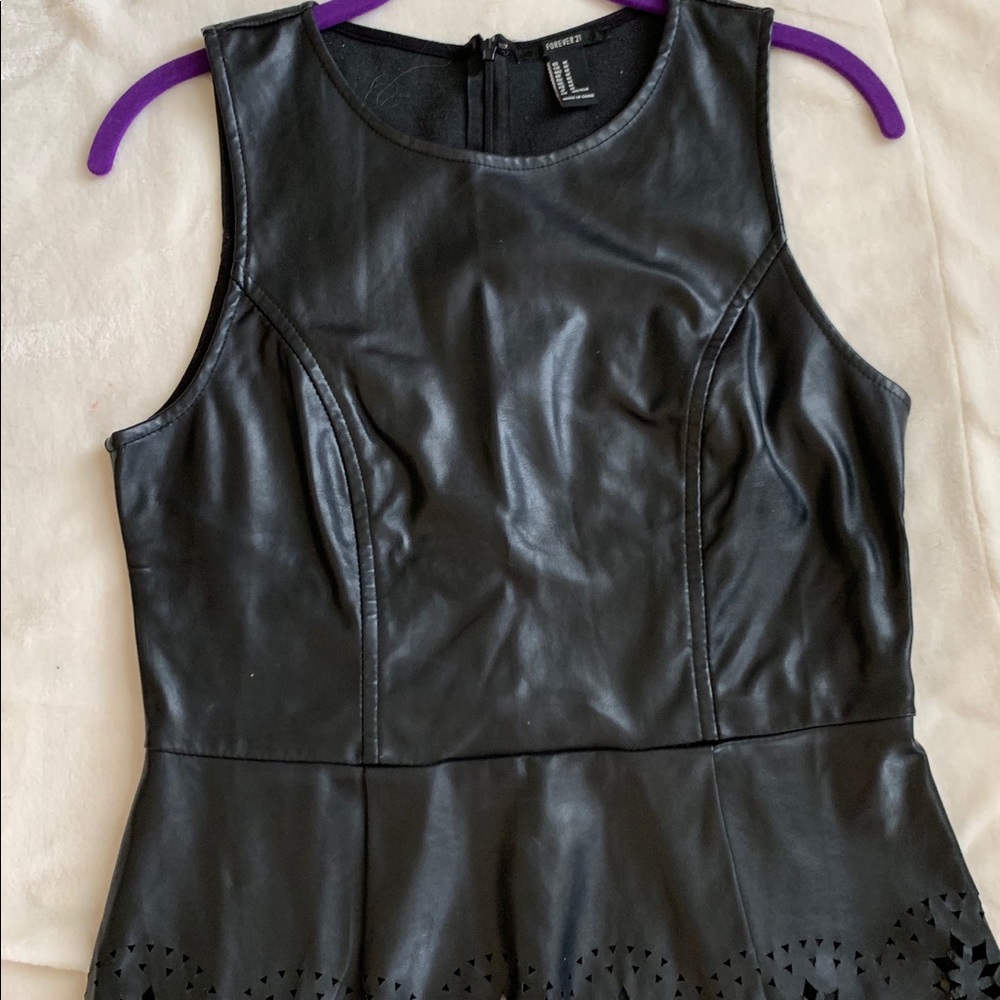Top tanks. “Forever21”